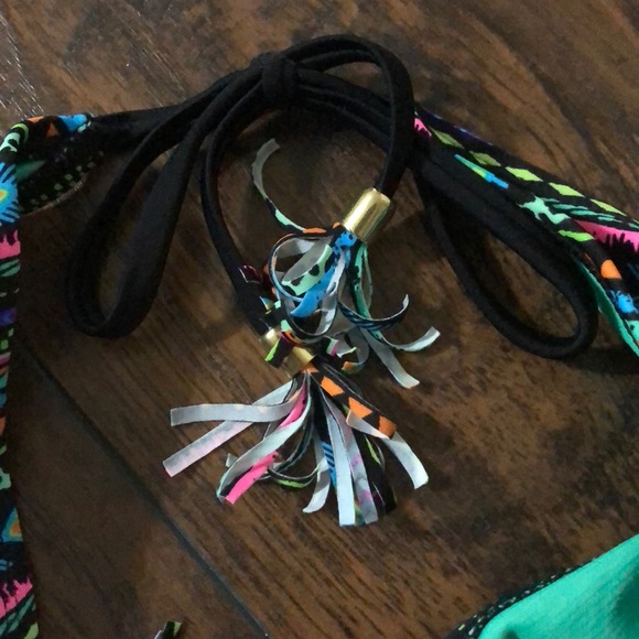 Bikini - Picture 3 of 6